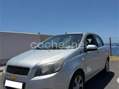 Usado Chevrolet Aveo LS 101 CV (74 kW) 2011 Gris / plata Berlina