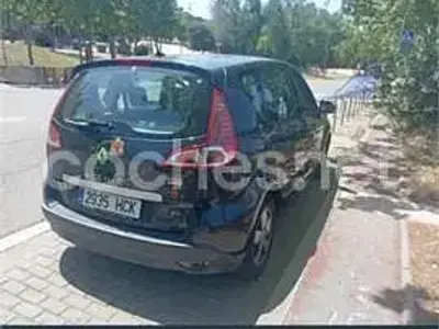 Usado Renault Scénic III Dynamique 110 CV (80 kW) 2012 Negro Monovolumen