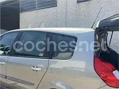 Usado Renault Scénic II Exception 130 CV (95 kW) 2007 Marrón Monovolumen