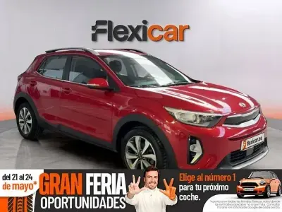 Usado Kia Stonic 100 HP (73 kW) 2021 Vermelho SUV