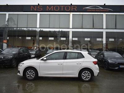 Blanco Usado 2023 Skoda Fabia Ambition Berlina | 13.900 € (Precio justo)