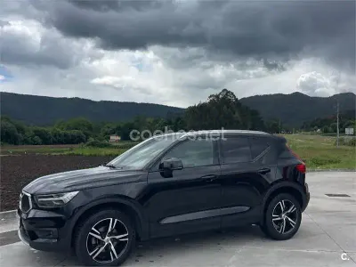 Usado Volvo XC40 Momentum 163 CV (119 kW) 2021 Negro SUV