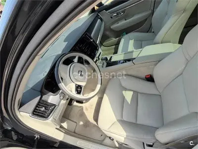 Usado Volvo V90 Momentum 150 CV (110 kW) 2018 Negro Familiar