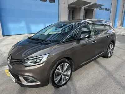 Usado Renault Grand Scénic IV LIMITED 131 CV (96 kW) 2017 Marrón Monovolumen