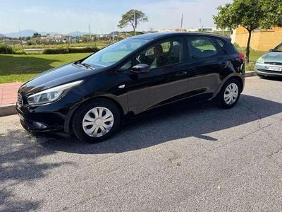 Usado Kia Ceed 90 CV (66 kW) 2013 Negro Utilitario