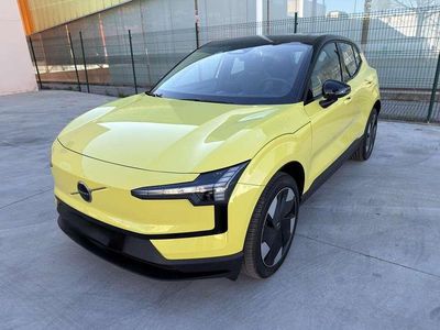 Usado Volvo EX30 Plus 200 kW (272 CV) 2024 Amarillo SUV