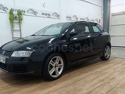 Usado Fiat Stilo Racing 120 CV (88 kW) 2007 Negro Familiar