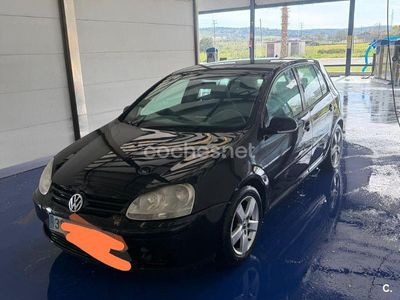 Usado VW Golf V Highline 102 CV (75 kW) 2007 Negro Berlina