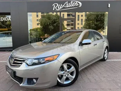 Usado Honda Accord Elegance 150 CV (110 kW) 2009 Gris / plata Berlina