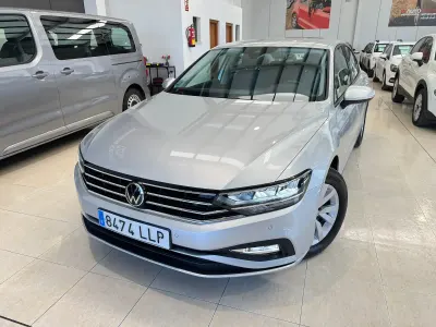 Usado VW Passat Business 150 CV (110 kW) 2020 Gris / plata Berlina
