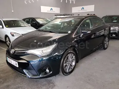Usado Toyota Avensis Advance 143 CV (105 kW) 2015 Azul Berlina