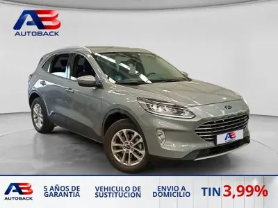 Usado Ford Kuga Titanium 225 CV (165 kW) 2022 Gris claro SUV