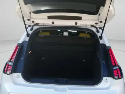 Usado Renault R5 Iconic 110 kW (150 CV) 2024 Blanco Utilitario