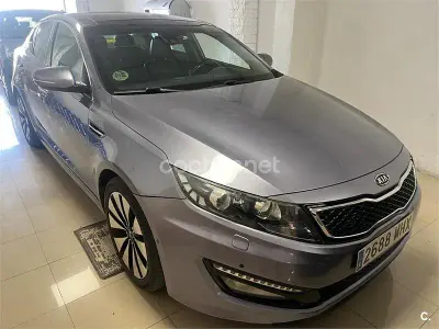 Usado Kia Optima 136 CV (100 kW) 2012 Gris / plata Berlina