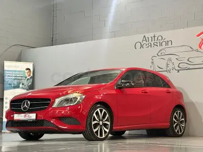 Usado Mercedes A220 Style 170 CV (125 kW) 2013 Rojo Utilitario
