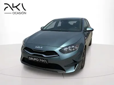 Usado Kia Ceed 101 CV (74 kW) 2025 Gris Utilitario