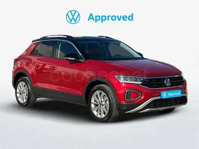 Usado VW T-Roc Life 110 CV (80 kW) 2024 Rojo SUV