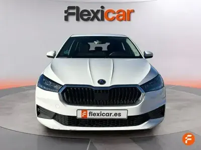 Käytetty Skoda Fabia Ambition 95 HP (69 kW) 2022 Valkoinen Sedan