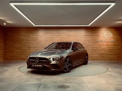 Usado Mercedes A180 136 CV (100 kW) 2019 Gris / plata Berlina
