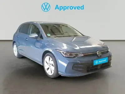 Usado VW Golf VIII 115 CV (84 kW) 2025 Azul Berlina