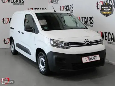 Usado Citroën Berlingo 100 CV (73 kW) 2022 Blanco Monovolumen