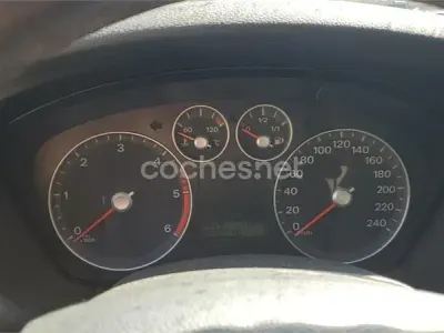 Używany Ford Focus Trend 115 KM (84 kW) 2005 Niebieski Sedan/Limuzyna