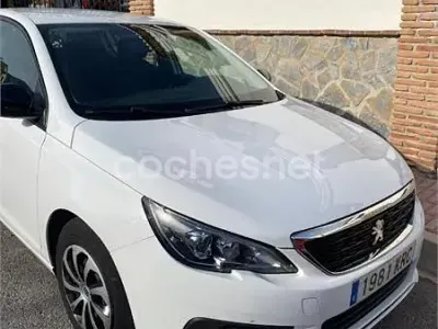 Usado Peugeot 308 Business-Line 100 CV (73 kW) 2018 Blanco Berlina