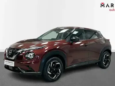 Usado Nissan Juke Acenta 114 CV (83 kW) 2023 Rojo burgundy/negro SUV