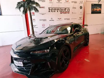 Usado Chevrolet Camaro 432 CV (317 kW) 2015 Verde Coupe