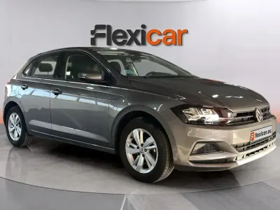 Usado VW Polo Advance 95 CV (69 kW) 2018 Gris Utilitario