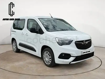 Usado Opel Combo Life Edition 102 CV (75 kW) 2022 Blanco Monovolumen