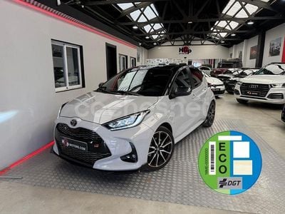 Blanco Usado 2024 Toyota Yaris Hybrid Sport Berlina | 26.400 € (Un poco caro)