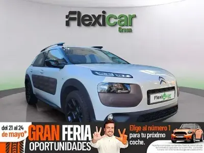 Usado Citroën C4 Cactus Feel 110 CV (80 kW) 2018 Blanco Utilitario