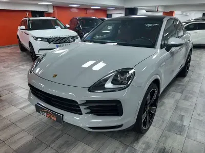 Käytetty Porsche Cayenne 462 HP (339 kW) 2022 Harmaa Katumaasturi