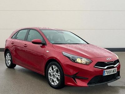 Rojo Usado 2023 Kia Ceed Utilitario | 17.000 € (Precio justo)
