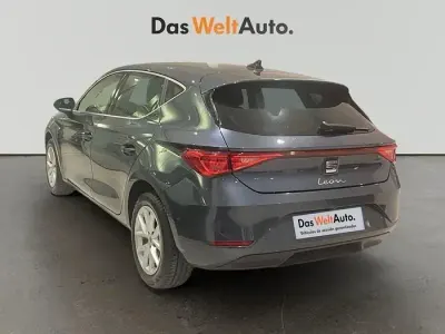 Usado Seat Leon Style 116 CV (85 kW) 2025 Gris Berlina