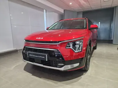 Usado Kia Niro 183 CV (134 kW) 2022 Rojo SUV