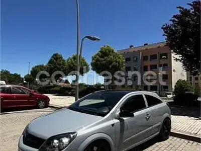 Usado Opel Astra GTC Sport 150 CV (110 kW) 2006 Gris / plata Berlina