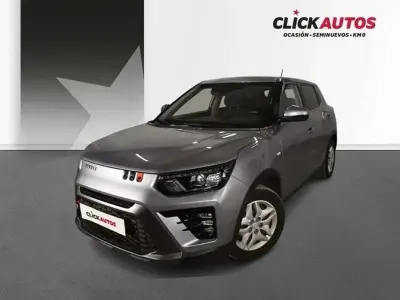 Usado SsangYong Tivoli 136 CV (100 kW) 2024 Gris SUV