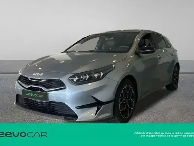 Usado Kia Ceed Style 100 CV (73 kW) 2025 Gris Utilitario