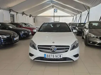 Usado Mercedes A180 Edition 122 CV (89 kW) 2013 Blanco Utilitario