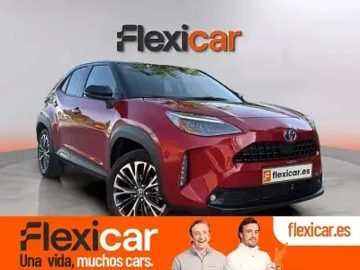 Usado Toyota Yaris Hybrid Style 116 CV (85 kW) 2022 Rojo