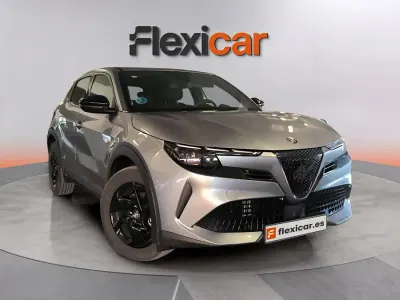 Usado Alfa Romeo Junior 136 CV (100 kW) 2025 Gris SUV