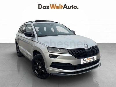 Usado Skoda Karoq SportLine 150 CV (110 kW) 2021 Gris plata SUV