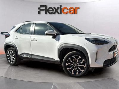 Blanco Usado 2024 Toyota Yaris Hybrid Active | 20.990 € (Precio justo)