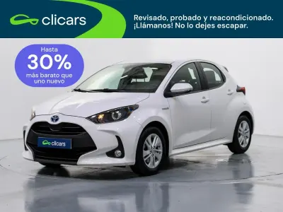 Usado Toyota Yaris Active 75 CV (55 kW) 2021 Blanco Utilitario