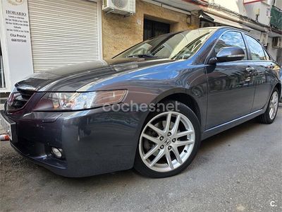 Gris / plata Usado 2004 Honda Accord Executive Berlina | 9987 €