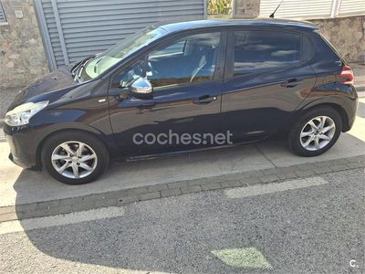 Usado Peugeot 208 Style 82 CV (60 kW) 2015 Negro Utilitario