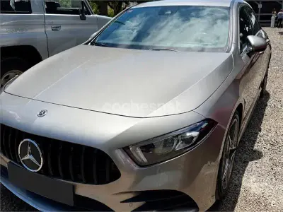 Usado Mercedes A200 163 CV (119 kW) 2021 Gris / plata Berlina