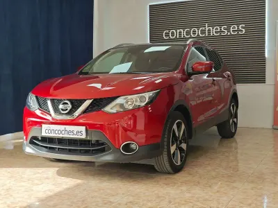 Usado Nissan Qashqai N-Connecta 110 CV (80 kW) 2015 Rojo SUV
